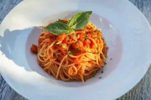Spaghetti al Pomodoro Fesco e Basilico