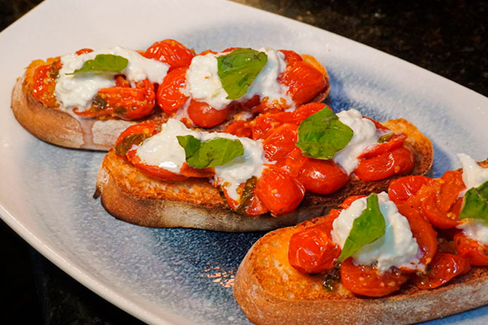 Bruschetta-di-Burrata-e-Pomodorini